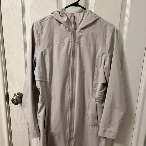 Women's Lululemon Raincoat with Storm Shield - Picture 1 of 5